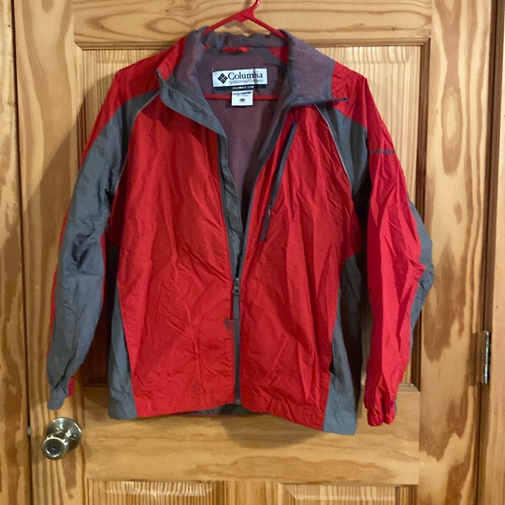Columbia raincoat/windbreaker